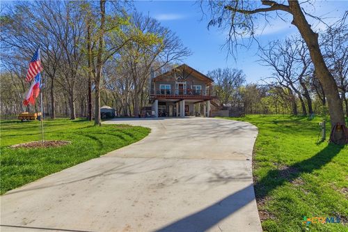 121 Lakeside Dr, Seguin, TX, 78155-3114 | Card Image