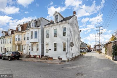 130 N Cedar Street, House other with 3 bedrooms, 1 bathrooms and null parking in YORK PA | Image 3