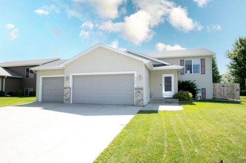 2223 Fairbanks Dr, North Mankato, MN, 56003-4252 | Card Image