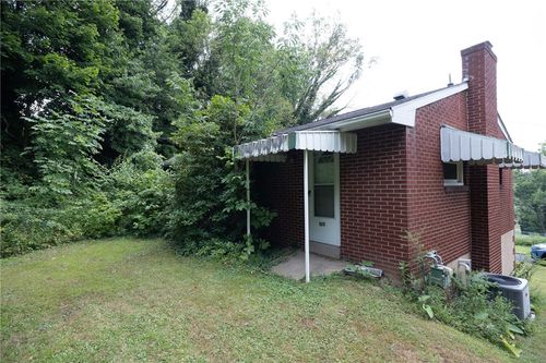1011 37th Street Ext, Beaver Falls, PA, 15010-2026 | Card Image