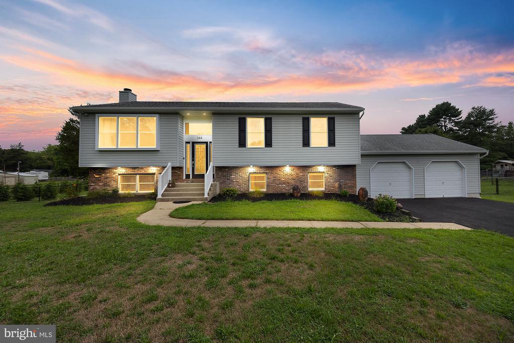 East Ave, Clayton, NJ 08312