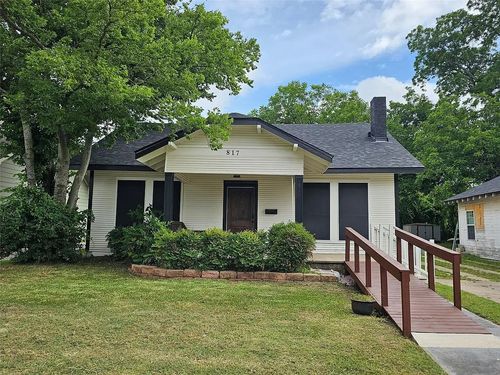 817 W Fischer St, Sherman, TX, 75092-5710 | Card Image