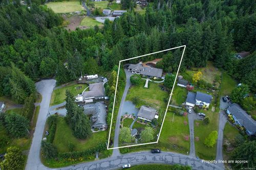 1582 Wilmot Ave, Shawnigan Lake, BC, V0R2W2 | Card Image