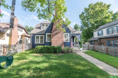 5810 Woolworth Ave, Omaha, NE, 68106-1614 | Card Image