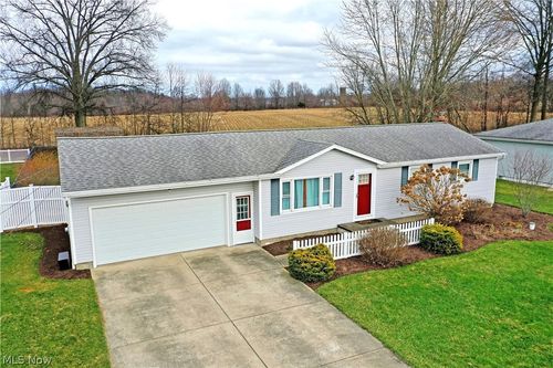 9812 Deltona Dr, New Middletown, OH, 44442-9796 | Card Image