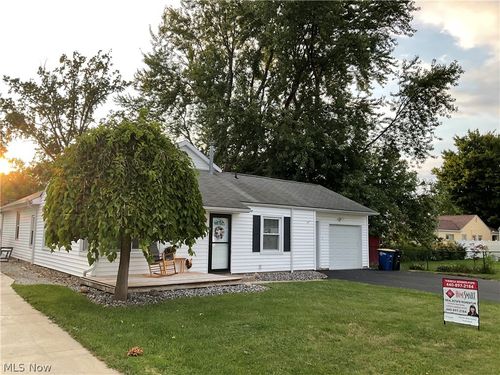 921 Norman Ave, Ashtabula, OH, 44004-2516 | Card Image