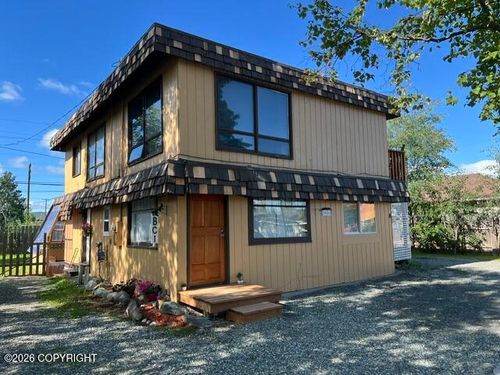 3804 Lois Dr, Anchorage, AK, 99517-2761 | Card Image