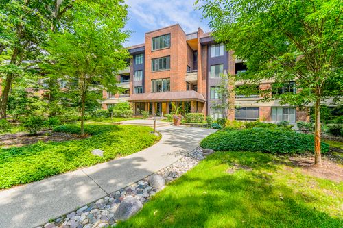 apt-108b-1401 Burr Oak Rd, Hinsdale, IL, 60521-2943 | Card Image