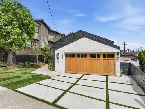 865 10th St, Manhattan Beach, CA, 90266 | Card Image