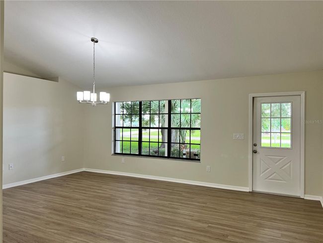Family Room | Image 15