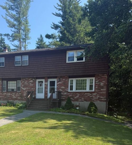 4-6 Auburn St, Plaistow, NH, 03865-2701 | Card Image