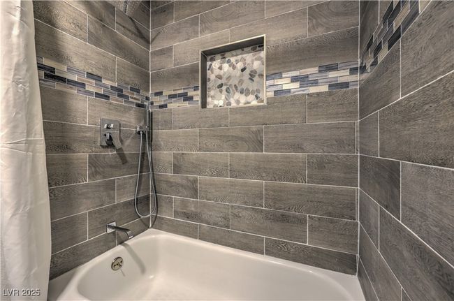 Full bath with shower / bathtub combination with curtain | Image 32
