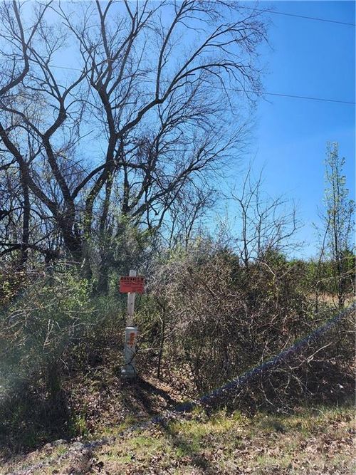 50 Newberry Drive, Linn Valley, KS, 66040 | Card Image