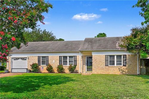 5329 Denver Dr, Virginia Beach, VA, 23464-7438 | Card Image