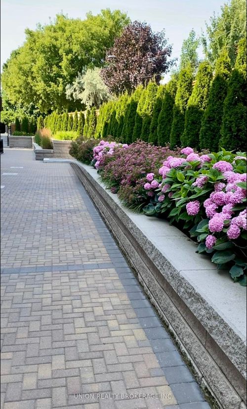 20-1666 Queen St E, Toronto, ON, M4L1G3 | Card Image