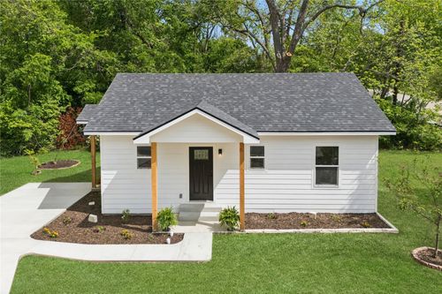 951 S Trade Days Blvd, Canton, TX, 75103-1831 | Card Image