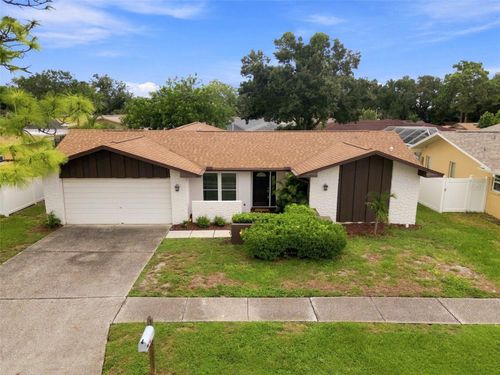 203 Hillcrest Dr, SAFETY HARBOR, FL, 34695-4711 | Card Image