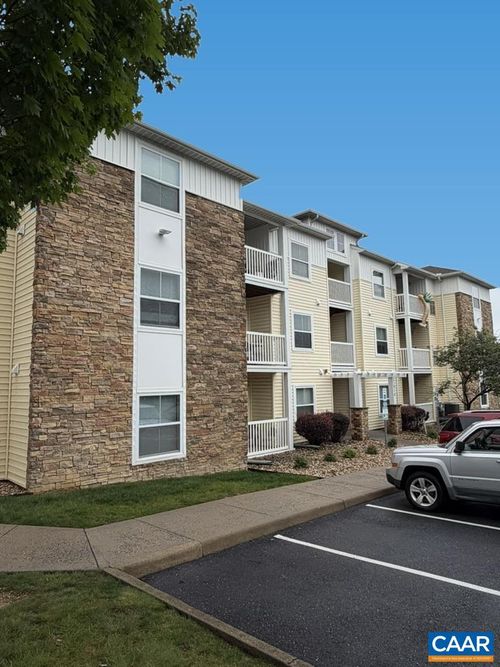 304-510 Davis Mills Dr, Harrisonburg, VA, 22801-6425 | Card Image