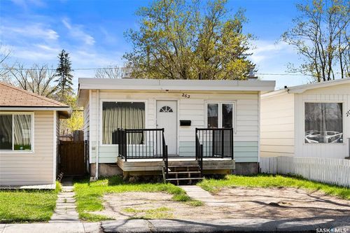 263 Mcintyre St, Regina, SK, S4R2L7 | Card Image