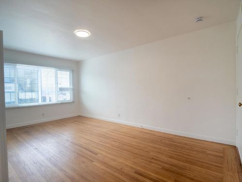 apt-3-404 Spruce Ave, South San Francisco, CA, 94080-2745 | Card Image