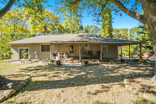 11100 Linden Rd, Fenton, MI, 48430-9052 | Card Image