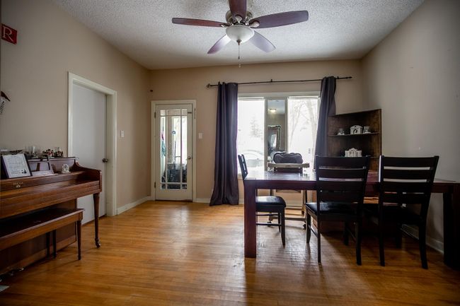 629 5 Street S, Home with 2 bedrooms, 2 bathrooms and 1 parking in Lethbridge AB | Image 3