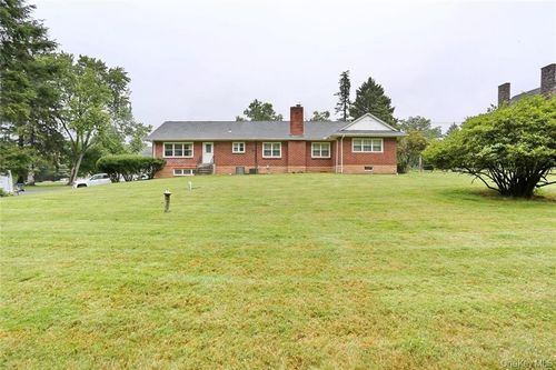 574 Route 303, Blauvelt, NY, 10913-1918 | Card Image