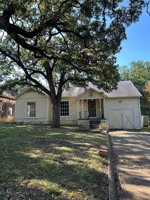 46 Vaughn Dr, Denison, TX, 75020-2300 | Card Image