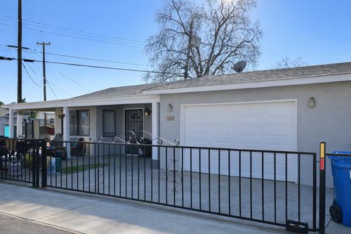 2915 Taft Street, Sacramento, CA, 95815 | Card Image
