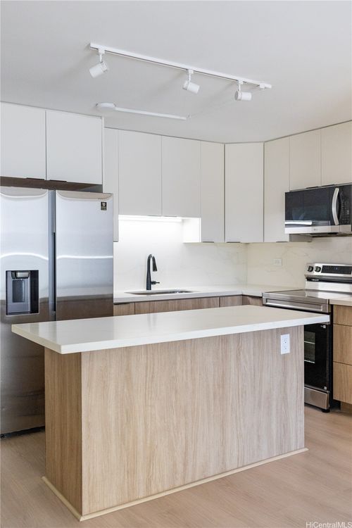 b84-2651 Kuilei St, Honolulu, HI, 96826-3272 | Card Image