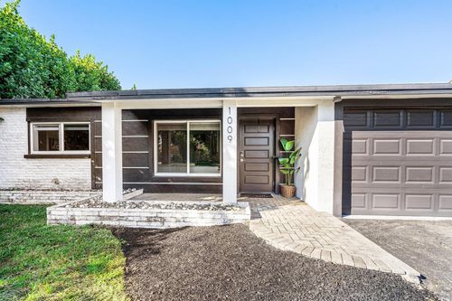 1009 Nw 8th St, Boynton Beach, FL, 33426-2922 | Card Image