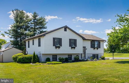 51 S Golfwood Ave, CARNEYS POINT, NJ, 08069-2526 | Card Image