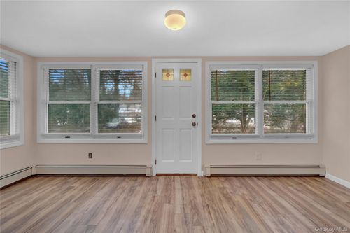 11 Island Rd, Sound Beach, NY, 11789-1911 | Card Image