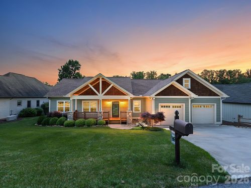 4 Farm Pond Ln, Candler, NC, 28715-9528 | Card Image
