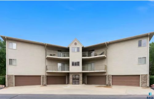 1641 S Cleveland Ave Avenue, Sioux Falls, SD, 57103 | Card Image