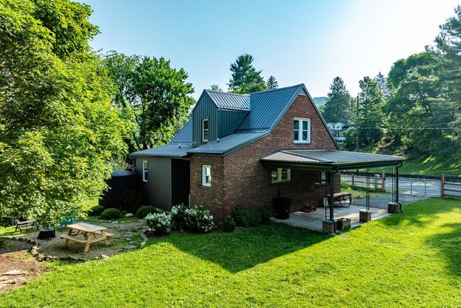 461 S Shady Ave, House other with 3 bedrooms, 3 bathrooms and null parking in Damascus VA | Image 5