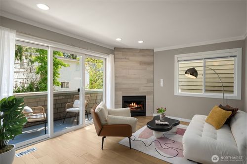 127-104 9th Ln, Kirkland, WA, 98033-3992 | Card Image