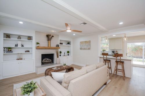 2515 Briarpark Dr, Houston, TX, 77042-2129 | Card Image