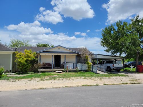 439 W Avenue B, Robstown, TX, 78380-3220 | Card Image