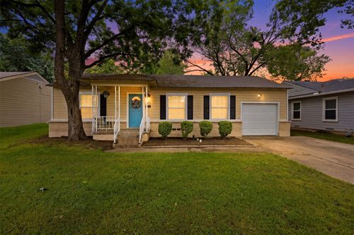 1804 Stewart Dr, Arlington, TX, 76013-3652 | Card Image