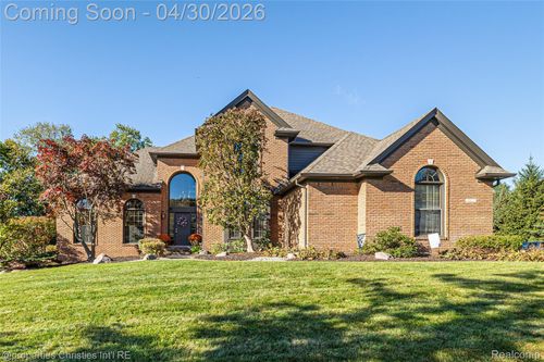 1811 Blue Grass Dr, Rochester Hills, MI, 48306-3222 | Card Image