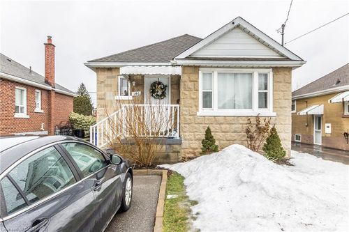 {{alt}} | Card Image