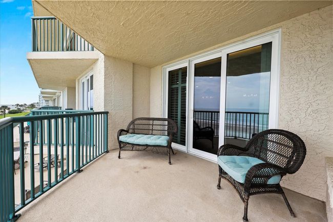 Large balcony facing the Atlantic Ocean | Image 31