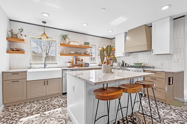 Quartz Cntrs, Farmouse Sink | Image 7
