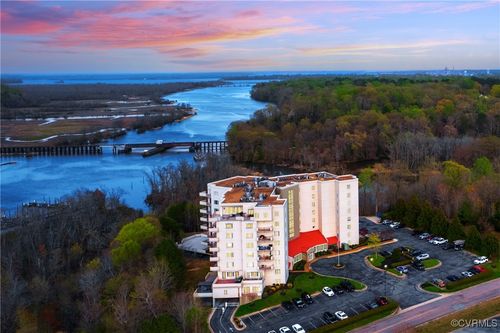 unit-109-301 Beacon Ridge Dr, Hopewell, VA, 23860-1660 | Card Image