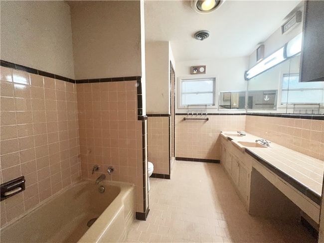 1316 Northwood St, House other with 2 bedrooms, 1 bathrooms and 4 parking in Alice TX | Image 13