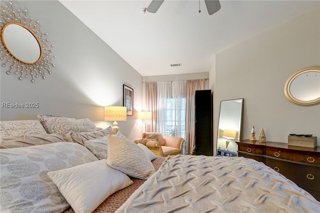 APT-1720 - 4 Indigo Run Dr, Condo with 2 bedrooms, 2 bathrooms and null parking in Hilton Head Island SC | Image 17