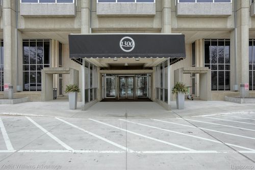 apt-1509-1300 E Lafayette St, Detroit, MI, 48207-2922 | Card Image