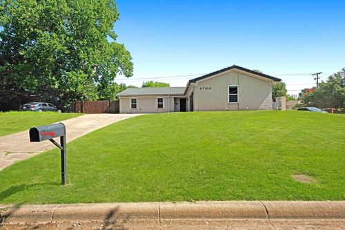 4700 Cinnamon Hill Dr, Fort Worth, TX, 76133-6119 | Card Image