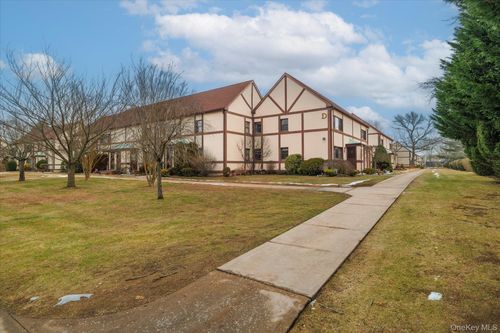 apt-a1-105 15th St, Garden City, NY, 11530-1513 | Card Image